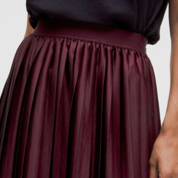 NWT Lululemon Satin Pleated Midi Skirt Size XL Garnet Red Pull-On $148 Retail - Picture 6 of 12